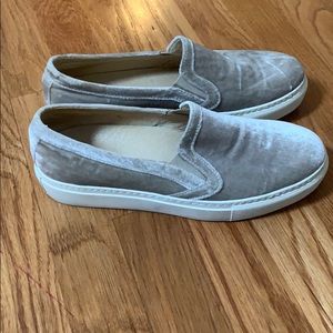 Lightly worn M.Gemi Cerchio  light gray velvet